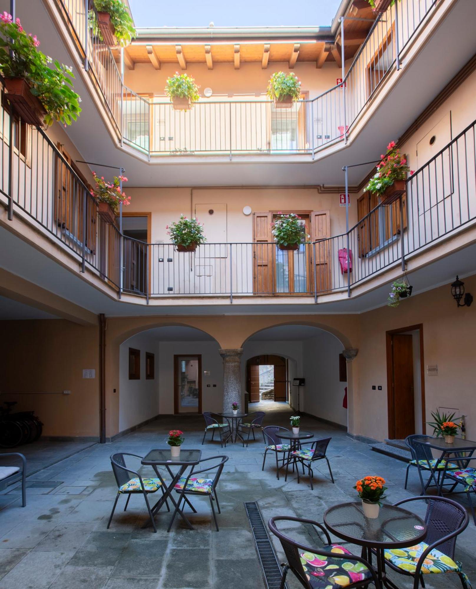 La Casa Del Sarto - Rooms And Apartments Lecco Eksteriør billede