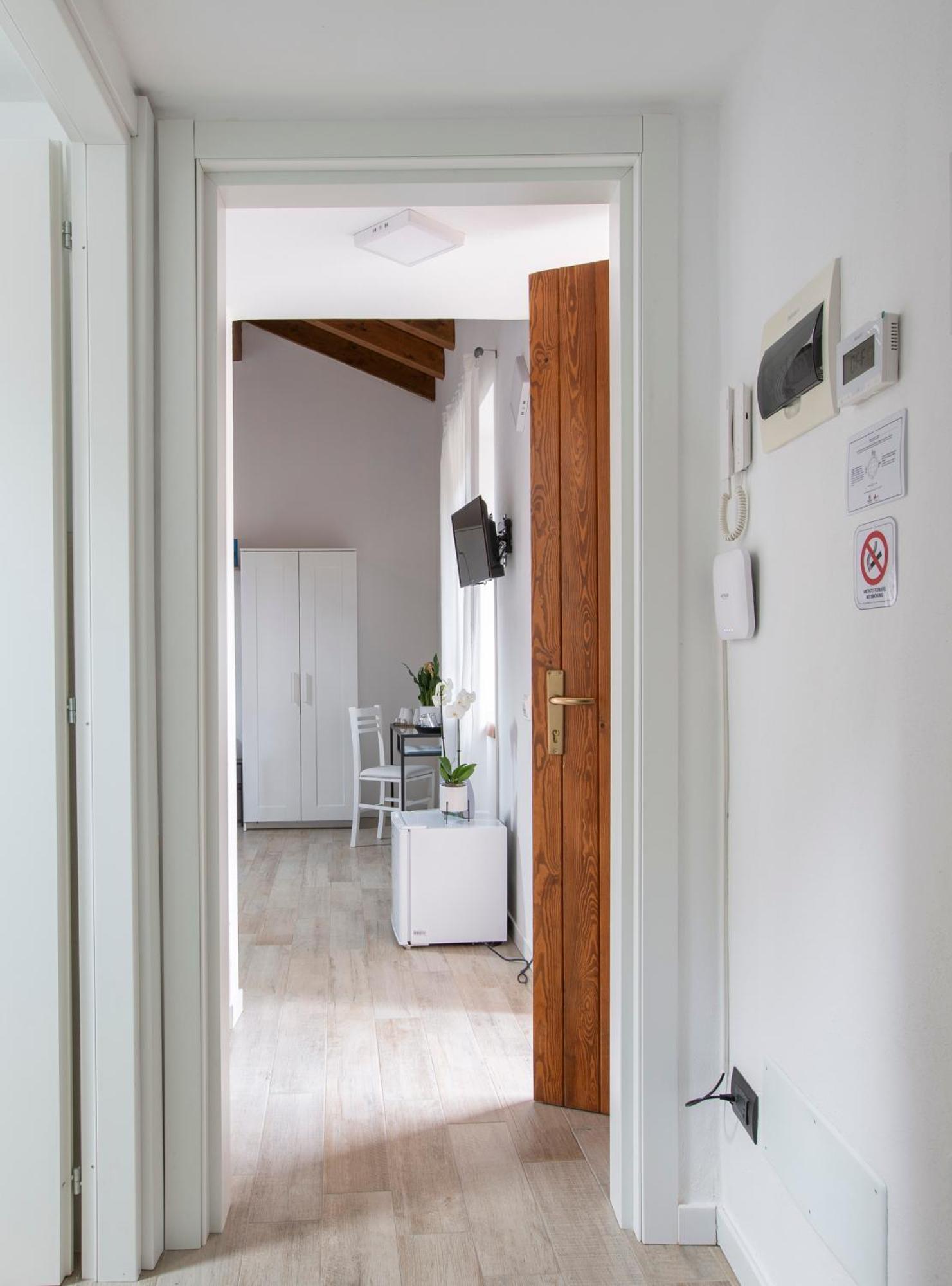 La Casa Del Sarto - Rooms And Apartments Lecco Eksteriør billede